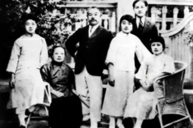 黎元洪二妻:丧夫后与小10岁小伙同居,被继女状告,晚年出家为尼