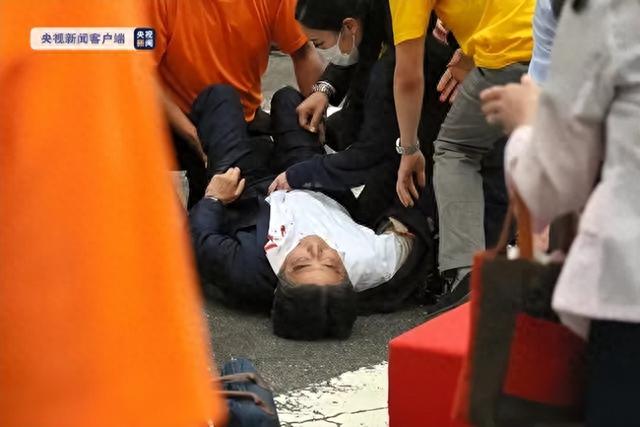 善恶终有报!63岁在美国捡垃圾的吕丽萍,已经活成了一个“笑话”