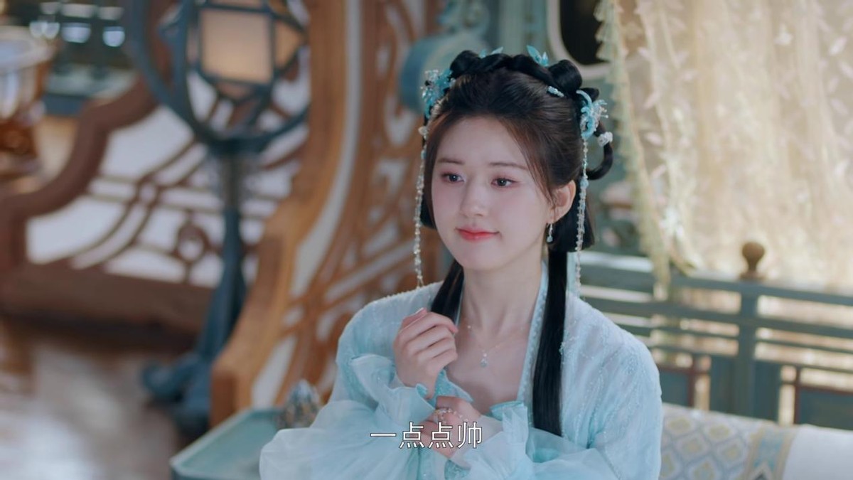 流行网红脸vs高级美人脸：当赵露思撞上00后辣妈，简直是降维打击