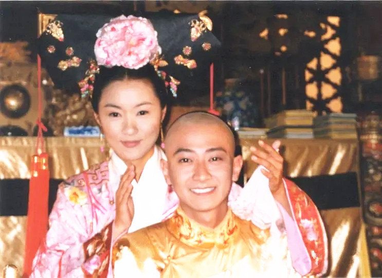 曾黎|郑家榆脸上扎满针,自曝精神很差!51岁仍未婚,羡慕别人结婚生娃!