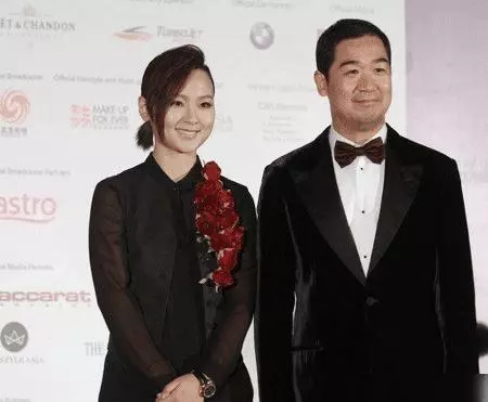 娱乐圈的4对干父女，第4位竟让干女儿怀孕，网友：骂人渣都难泄愤