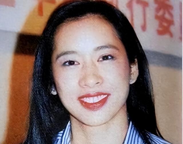 没想到!“独宠”郭晶晶二女儿的霍震霆,让所有人都刮目相看!