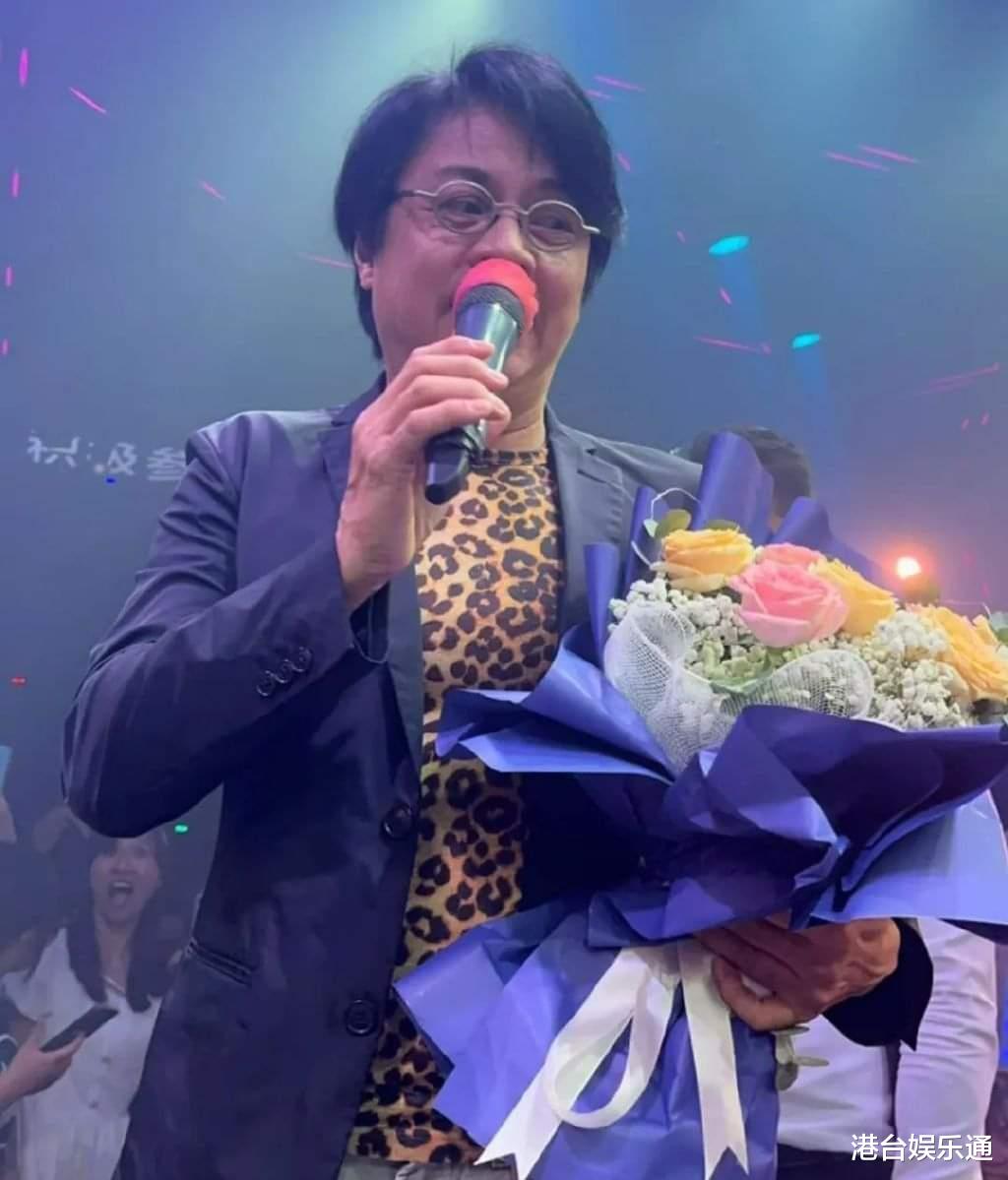 58岁港星北上商演,出场费达5万!港媒:场地太简陋,价格太亲民