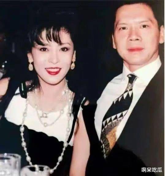 丑男配美女、个矮找模特，豪门改善基因套路满满，每步都在算计