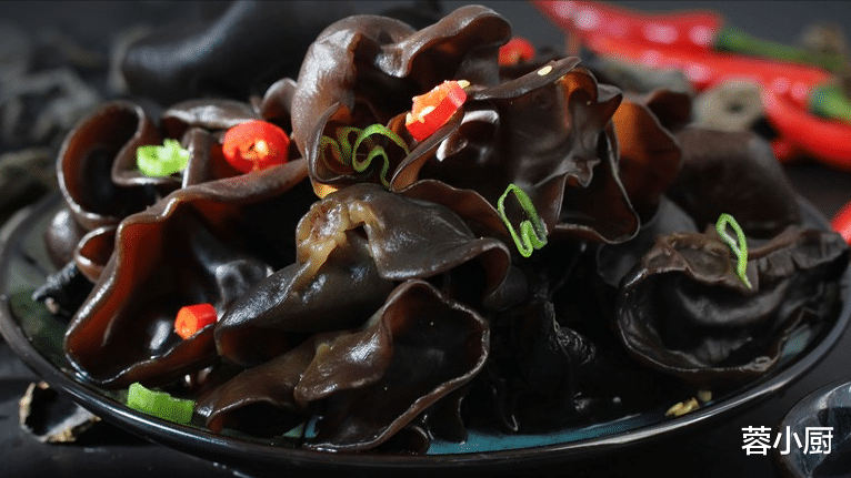 黄体酮|女人进入更年期,5种碱性食物要多吃,补“天然黄体酮”,老得慢