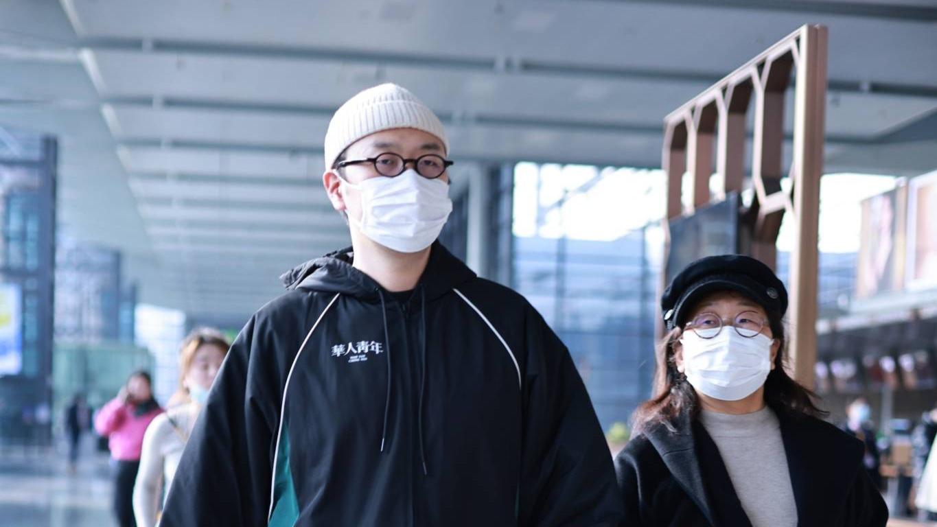 杜海涛减肥失败又变胖，身材圆润胡乱穿衣，上长下短身材比例失调