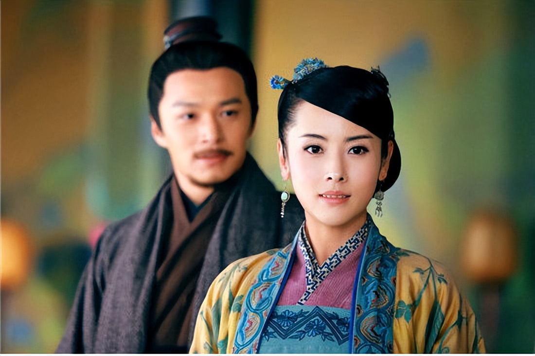 被5位女星惊艳到:白发不染,不整科技脸,用松弛感诠释优雅老去