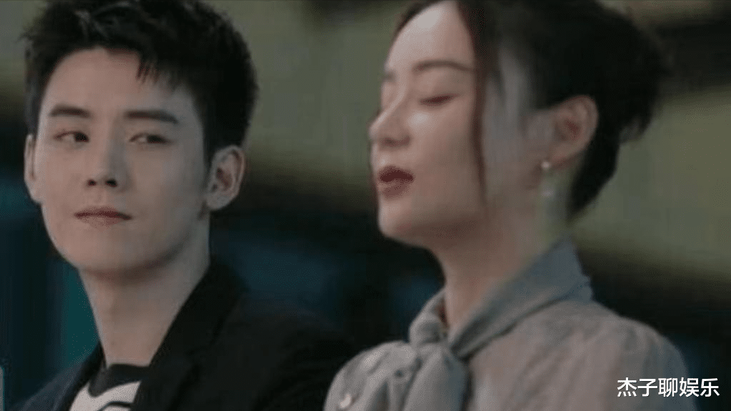 没想到8月刚到，45岁刘涛就以这种方式翻车了，可怜刘宇宁受连累