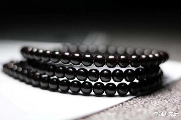 比较结实的几种“文玩”，不怕温度不怕汗水，盘玩出来非常好看