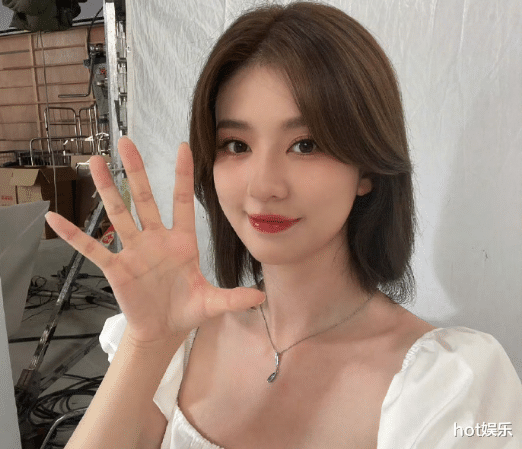 乔欣回应停车争议,网友直呼“骂错人”,安崎乱接梗惹怒女司机