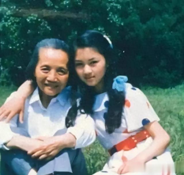 初恋陆毅，痴爱王志文，富豪老公入狱去世，她拿130亿笑着活下去