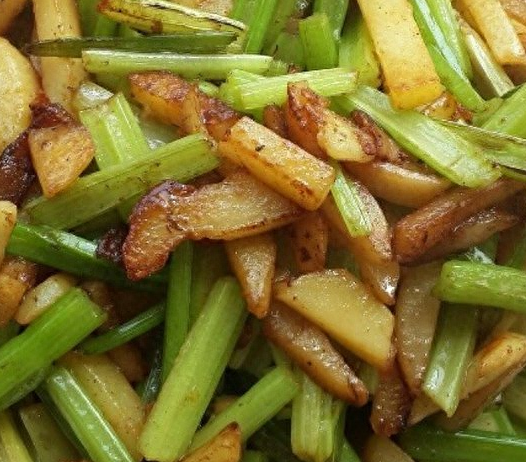 医生提醒:芹菜切勿和它一起吃,会损伤身体,很多人或还不知道