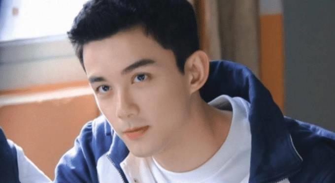 吴磊变了？怎么也这么油腻了，完全不像22岁啊