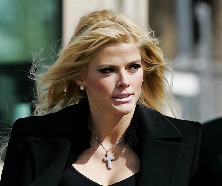 玛丽莲·梦露|“小梦露”安娜：26岁嫁89岁老头，1年后丧夫，和继子争16亿遗产