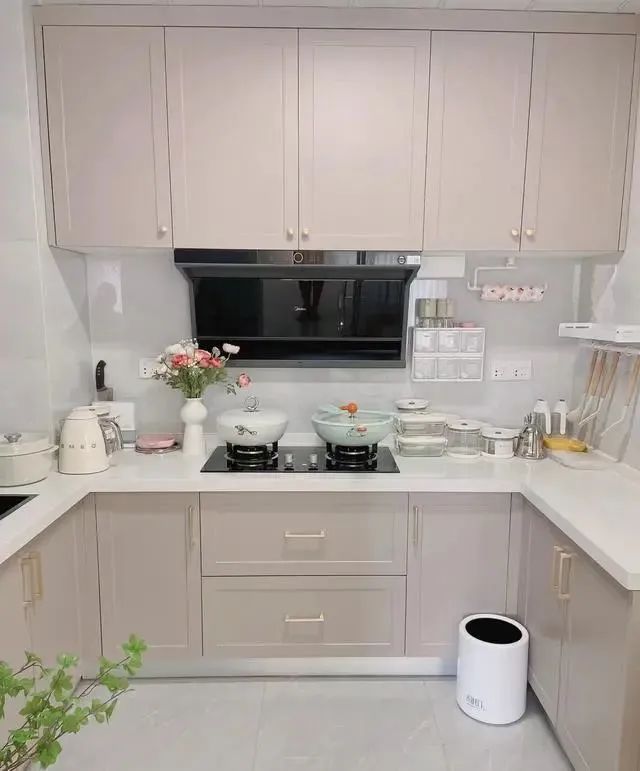 44岁秦岚的爽文人生：只恋爱，不结婚，住千万豪宅！