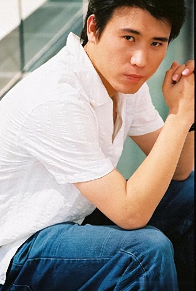 有一种“痴情”叫李乃文，因一场吻戏与女演员意难平，48岁终结婚