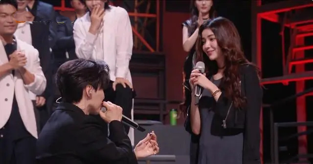 刚上《披哥》求婚就塌房!唐禹哲曝未婚生娃,女方发声称是受害者