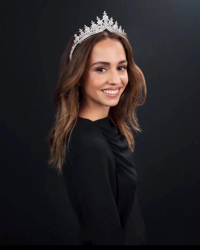 约旦伊曼公主官宣婚期,戴钻石王冠幸福待嫁,美貌不及妈妈拉尼娅