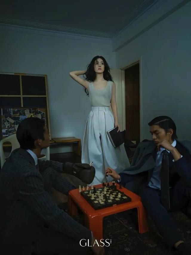 赵丽颖|新剧收视率稳妥，恭喜赵丽颖转型成功，来一波颖大BOSS的美照暴击