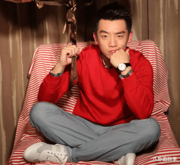 易烊千玺|郑恺婚变再升级!深夜聚会揽苏芒入怀穿情侣装,曾嫌丈母娘事太多