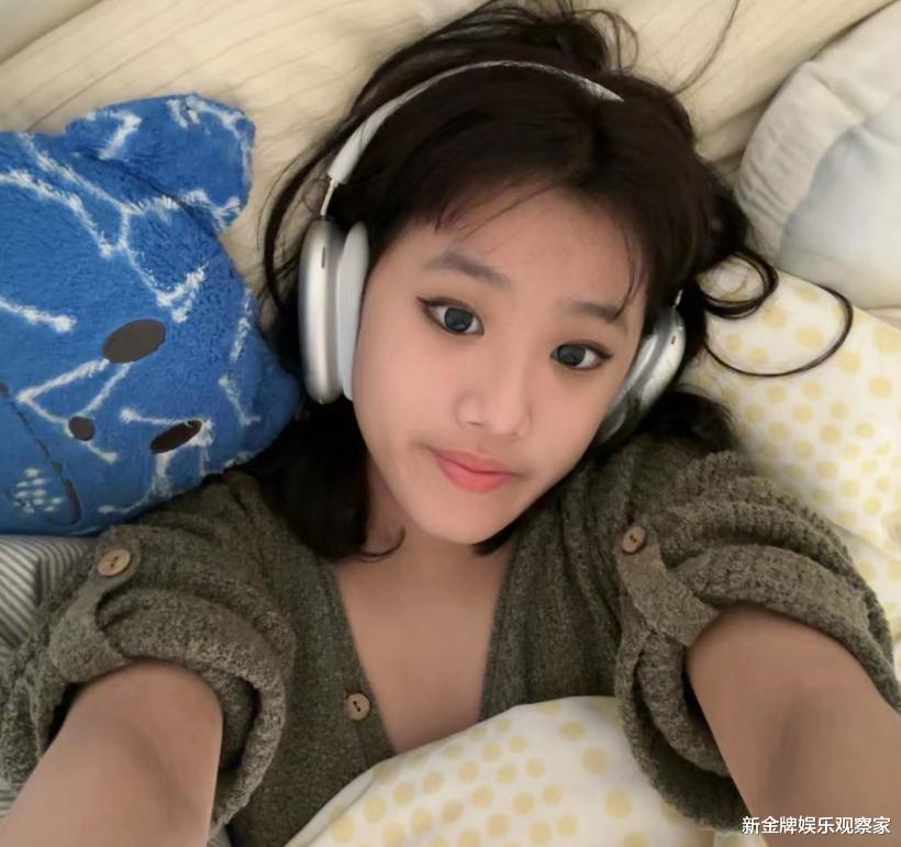 梧桐妹|贾静雯大女儿梧桐妹想当明星？狂晒自拍美照，想靠脸吃饭够用吗？