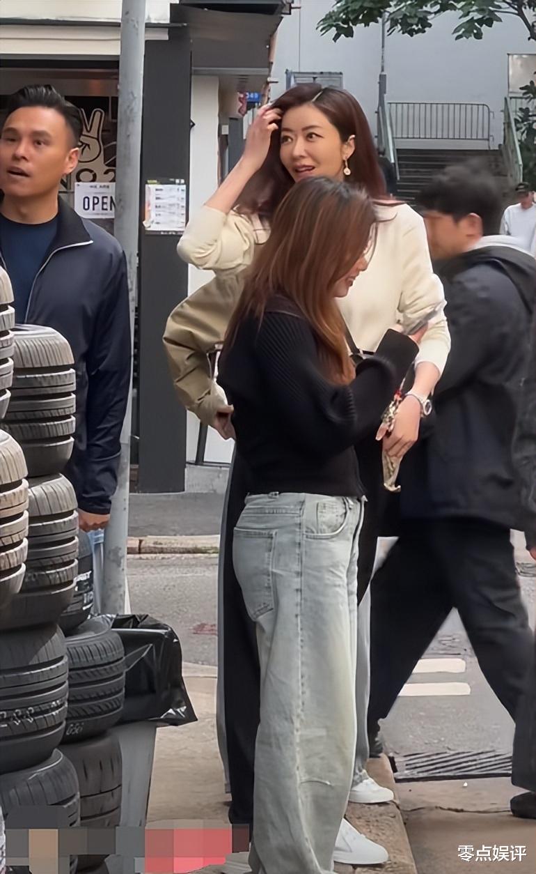 熊黛林下班富豪老公接,飞奔紧贴秀恩爱,身高差半头也无妨?