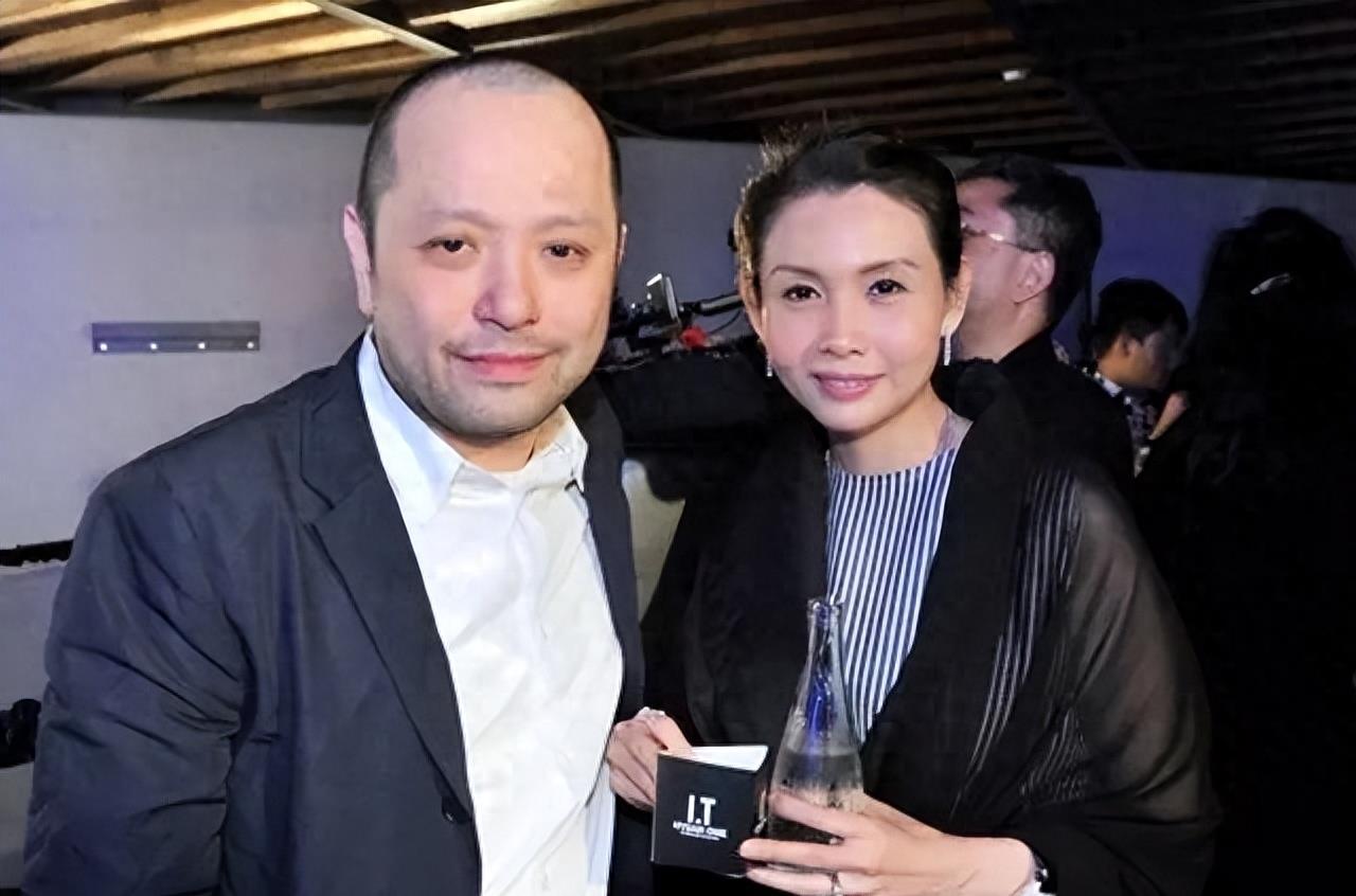 被丑男“糟蹋”的6位女明星，个个如花似玉，却鲜花插在牛粪上