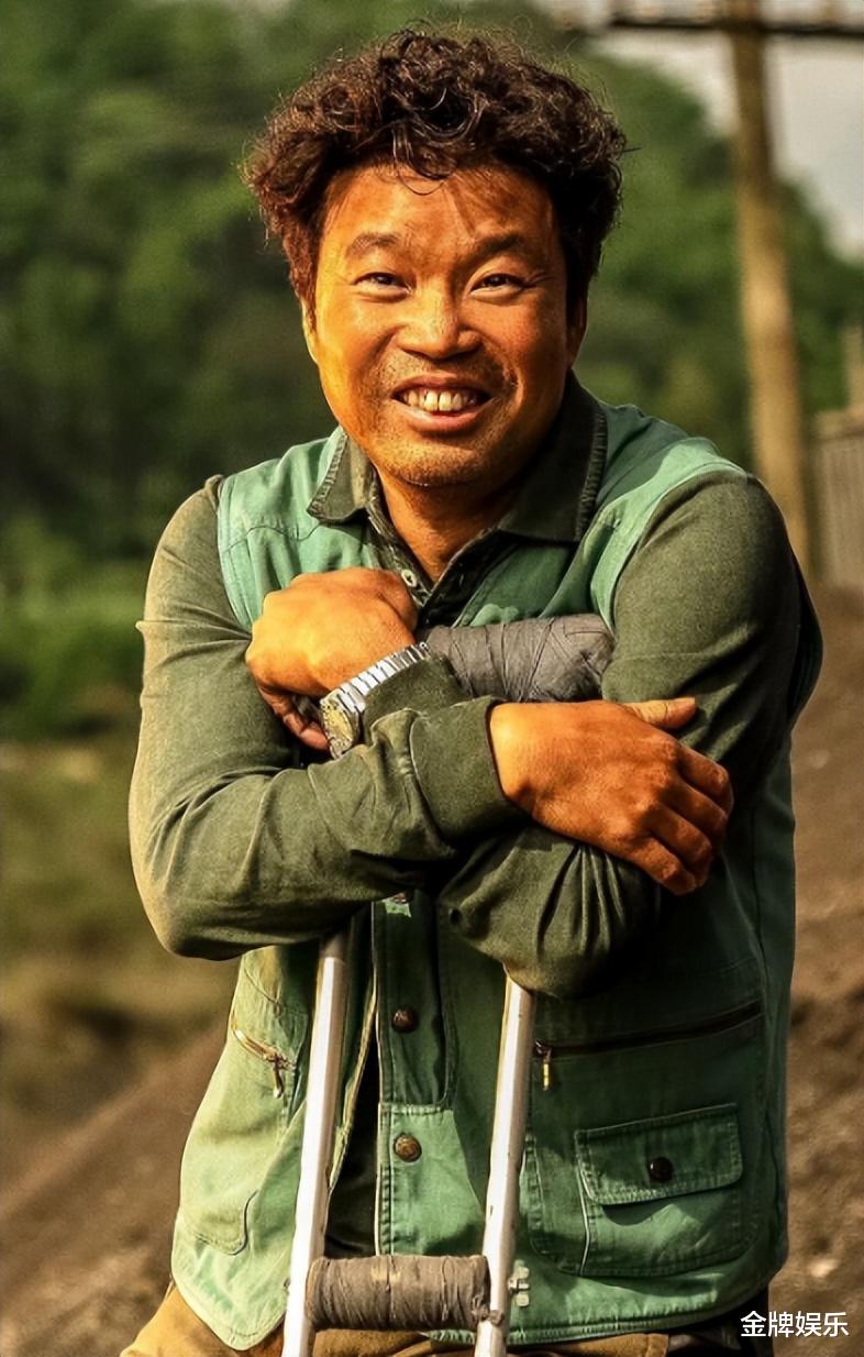 八角笼中票房怒破19亿!王宝强赚得还没有哥哥姐姐的多