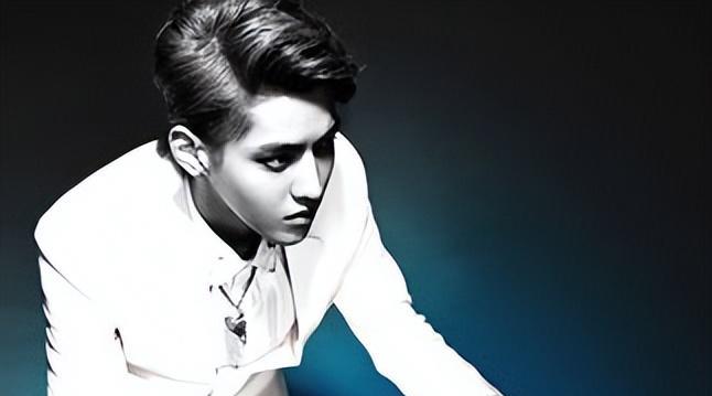 吴亦凡狱中生活后续,母亲找过成龙求救,亲生父亲尝试引渡无果!