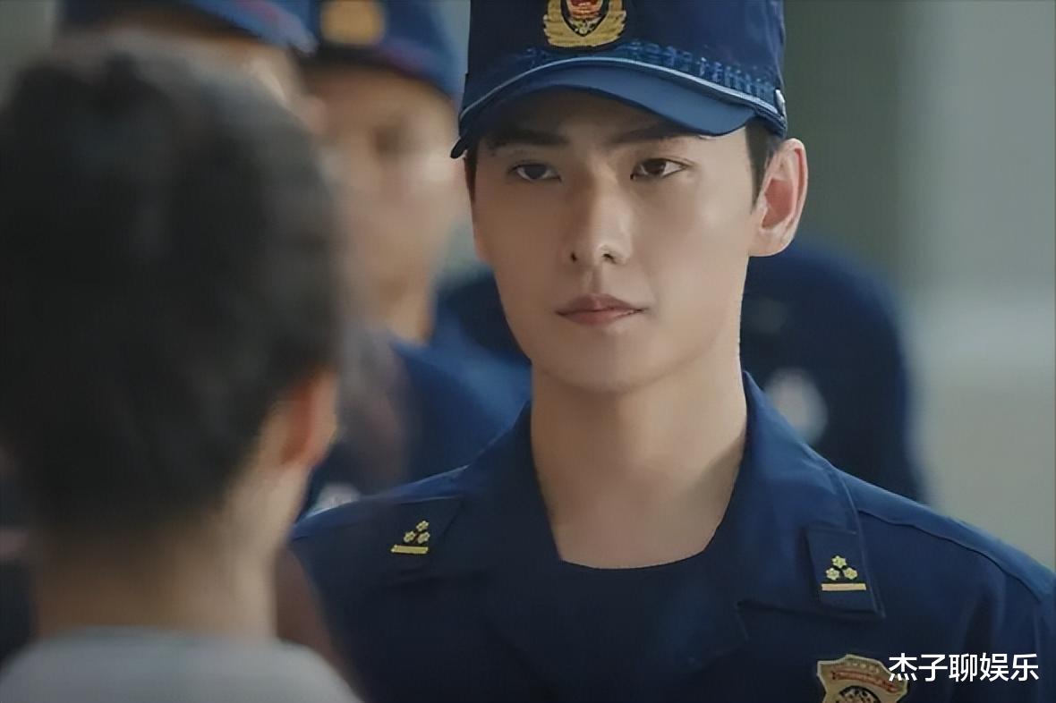 没想到8月刚到，45岁刘涛就以这种方式翻车了，可怜刘宇宁受连累