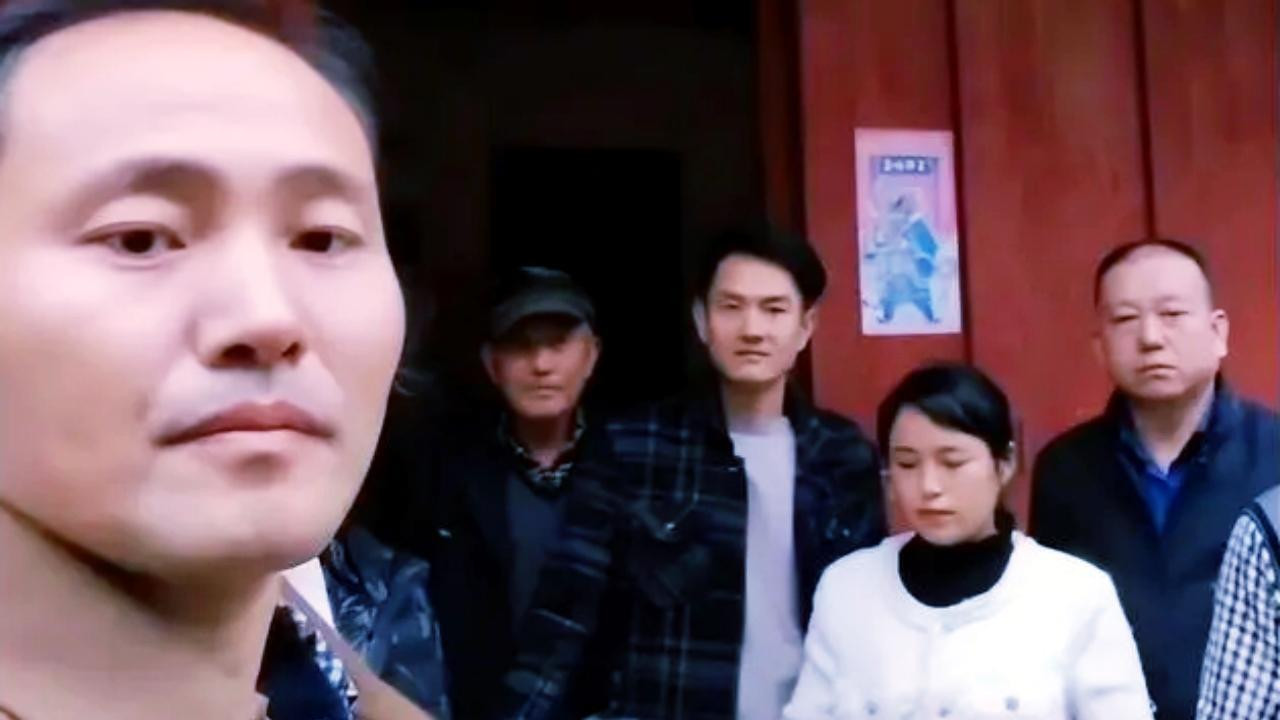 胡鑫宇|打了谁的脸？新闻发布会之后，胡鑫宇妈妈首次发声