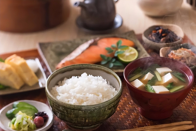 红薯|我国瞧不上的“野菜”,却被日本大量进口,还称其为“长寿菜”?