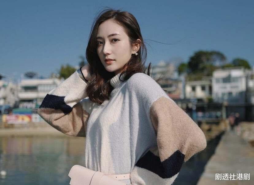 |TVB人气女星晒照容貌变化大,被质疑偷偷整容,入行4年丑闻不断
