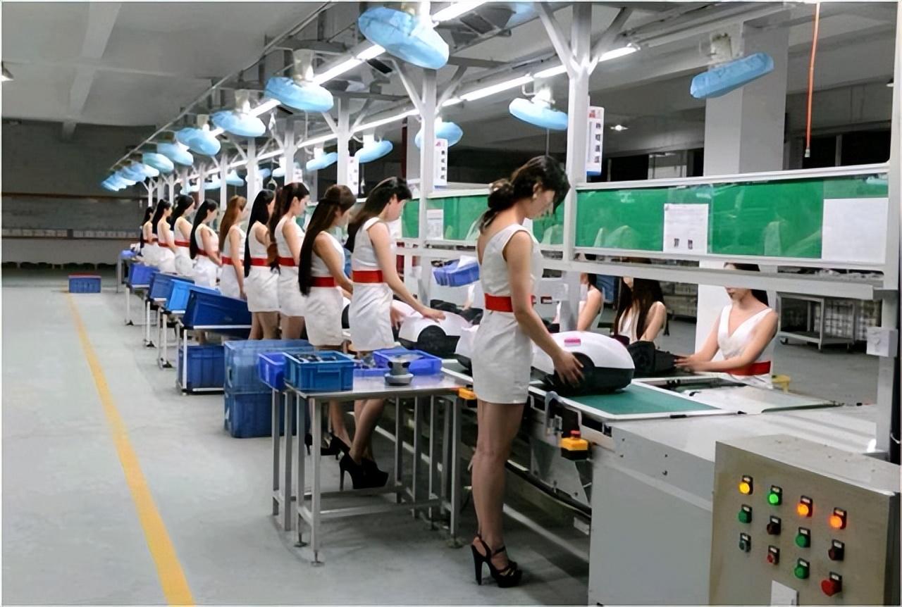 老板娘|姚劲波:高学历干家政,可能会越发普遍。蓝领职业要迎来春天?