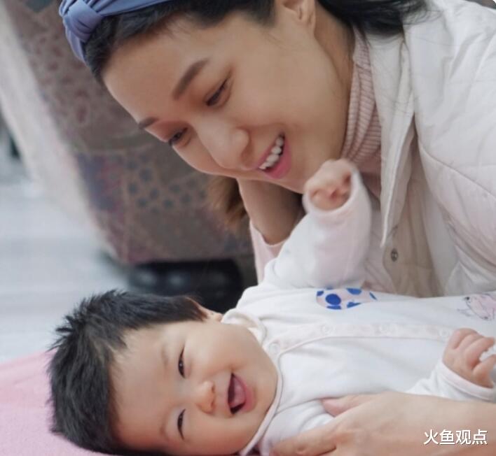 迪丽热巴|钟嘉欣自爆浴缸分娩视频,曾让6岁女儿现场观看