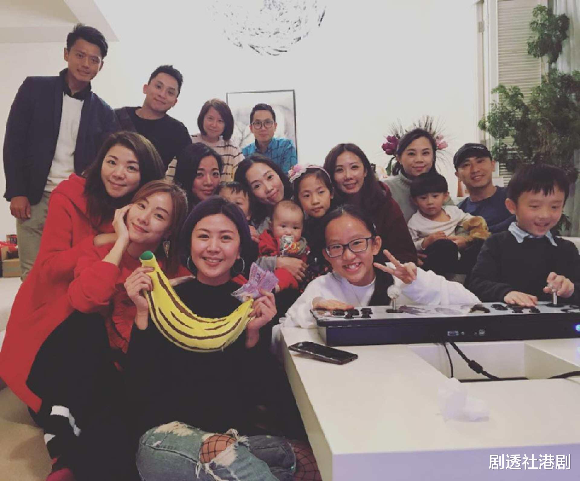 隐形富婆！香港知名女星晒4000尺豪宅，客厅大到可容纳20人开派对