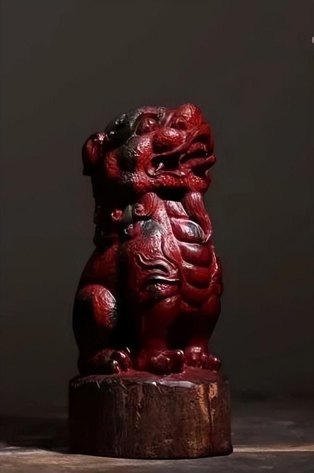 文玩|想用小叶紫檀雕个“招财神兽”,却不想雕出个“四不像”