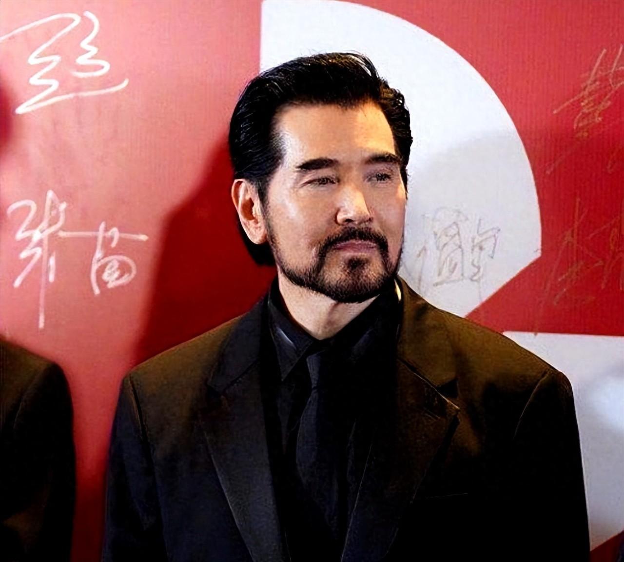 费翔：不是叶倩文，那我宁愿终生不娶，63岁仍独身“成全”母亲