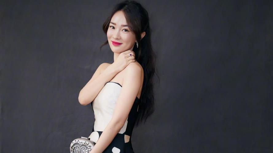 发型 9位“一胖毁所有”的女星，怀孕前是窈窕淑女，怀孕后涨到190斤
