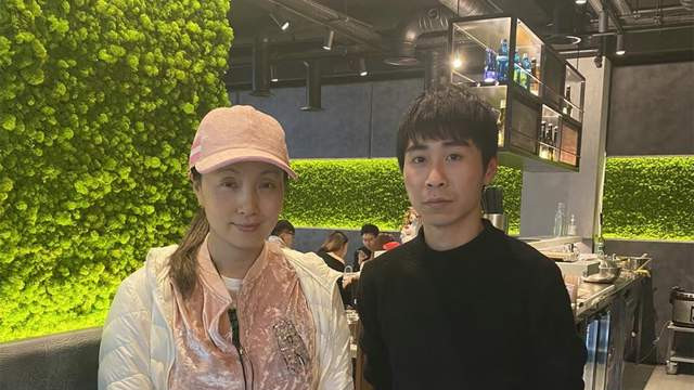 陶虹|徐峥妻子陶虹现身英国！近照老到不敢认，因大方合影再度被疑跑路