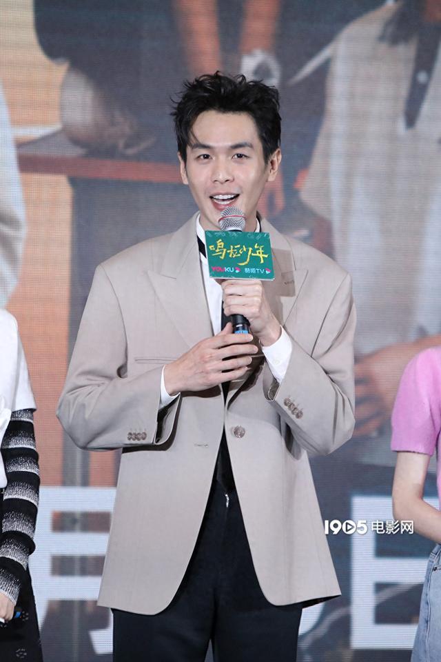 《鸣龙少年》全员整活 张若昀获赞剧组米其林大厨