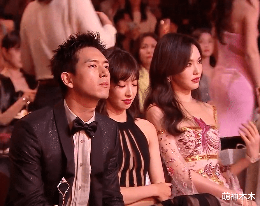 赵丽颖|芭莎派对座位分布来了!赵丽颖地位稳固坐主位,唐嫣逐步被边缘化