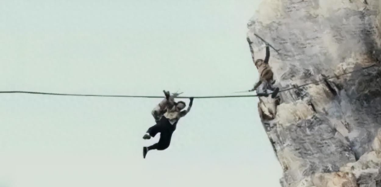 手撕鬼子就算了,输血管也能忍了,但古装配黑丝,是真的离谱!