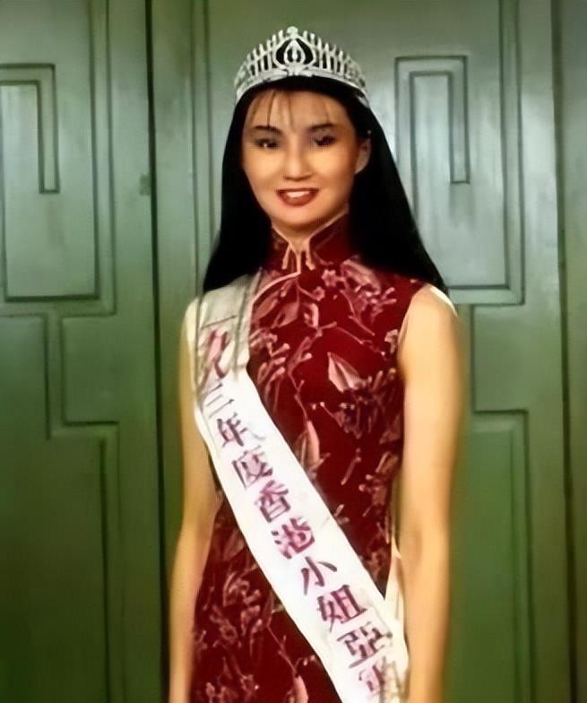 事实证明,“无夫无子”独居贫民窟的张曼玉,已走上另一条道路!