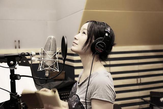 她连上4次春晚，和恩师同居怀孕，被骗流产，如今51岁依然单身