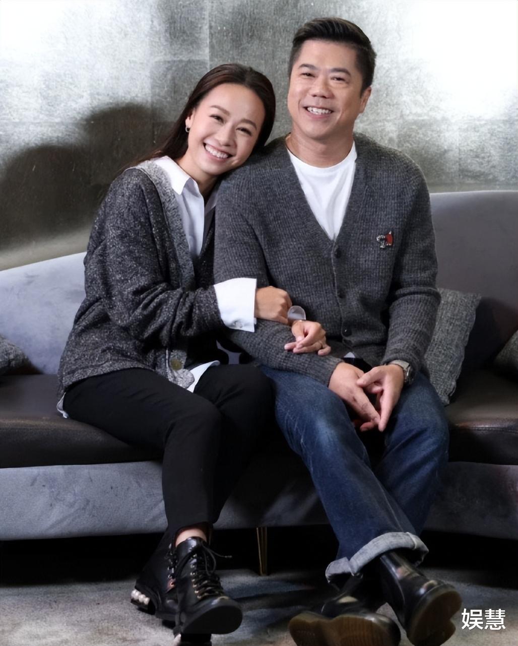 TVB前花旦黄心颖携丈夫泥鯭接受专访,首谈“安心事件”哽咽落泪