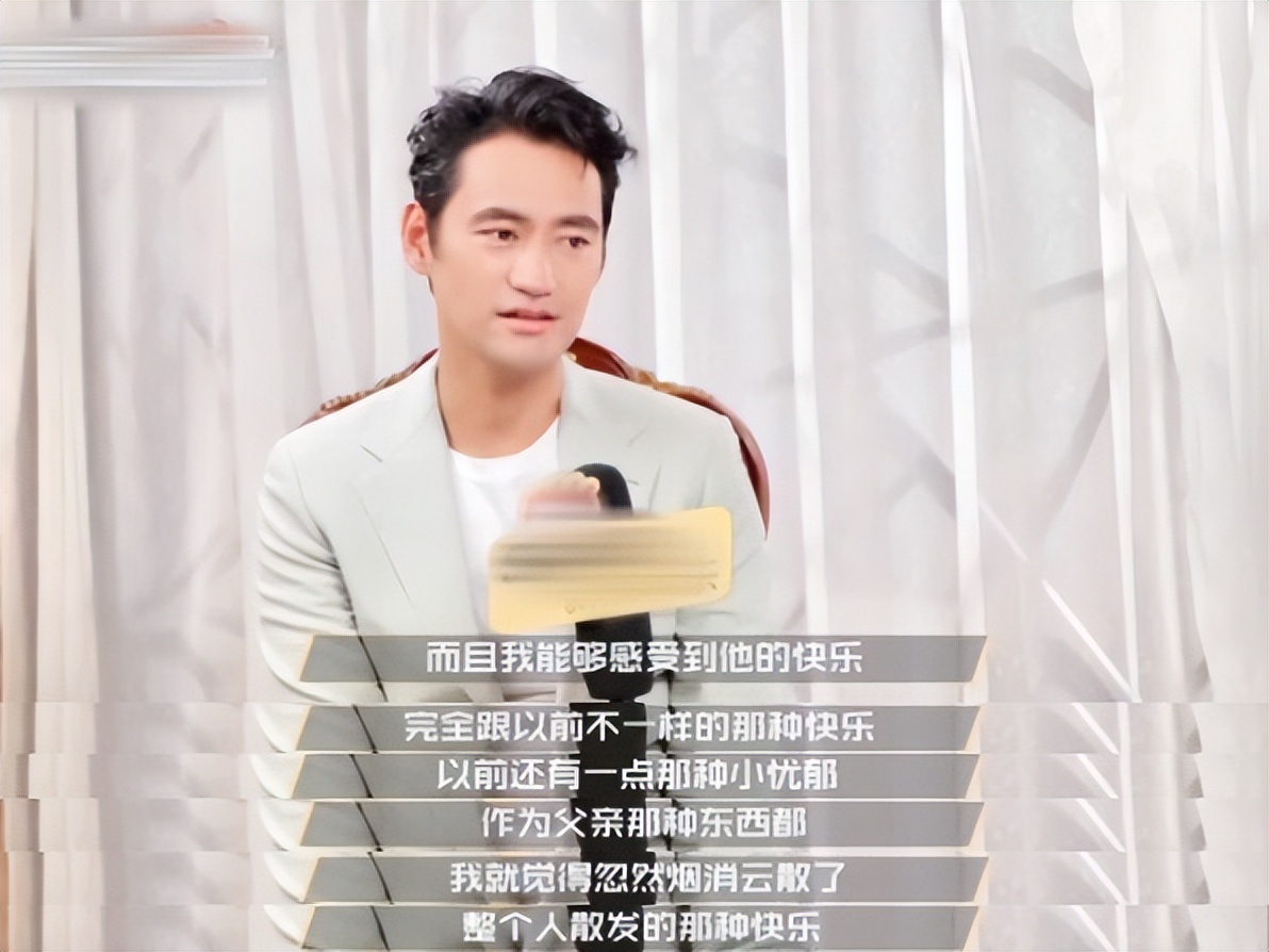 胡歌90后妻子罕见素颜现身,剪短发穿着朴素,产后半年身材恢复如初