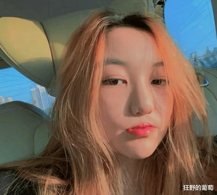 李嫣|李嫣:13岁出国留学,17岁身高猛长气场似王菲,爱上成熟装扮