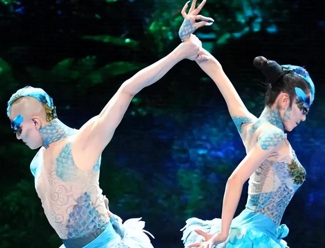 |杨丽萍新孔雀舞被吐槽:没有毛的孔雀连鸡都不如,简直辣眼睛!