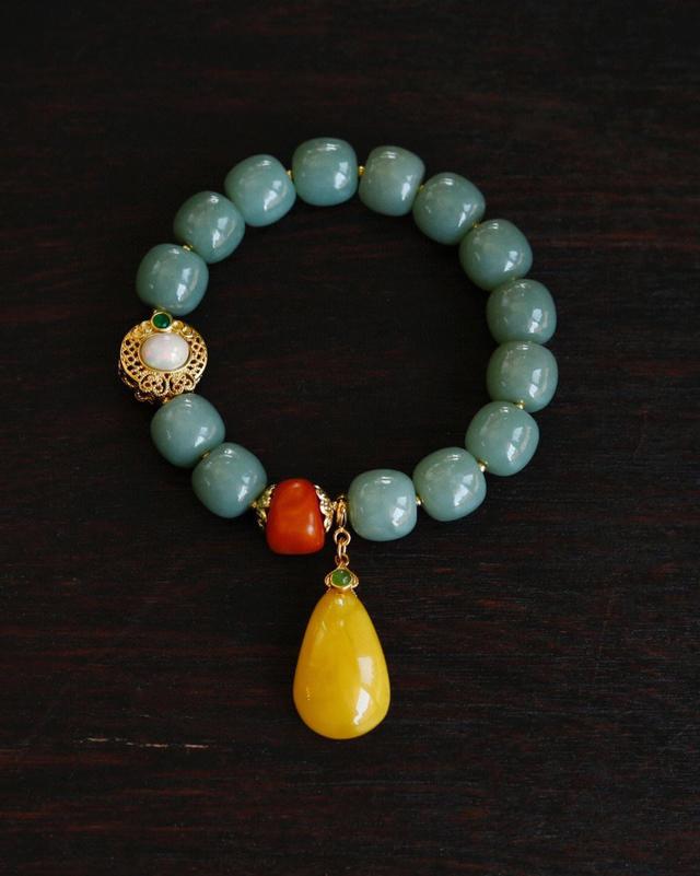 釉里红|啥也不懂，就想随便戴戴，该选什么手串？